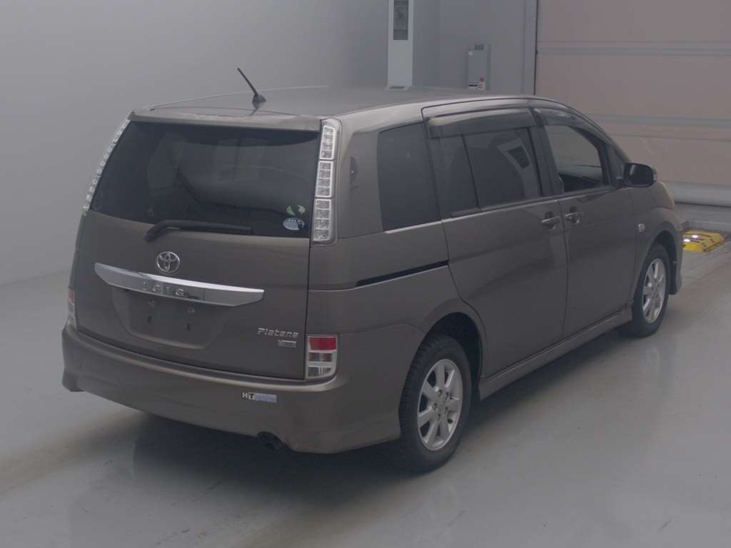 TOYOTA ISIS