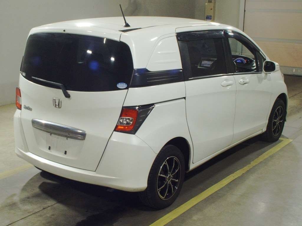 HONDA FREED SPIKE