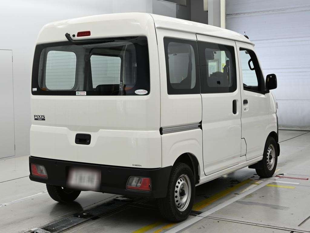 TOYOTA PIXIS VAN
