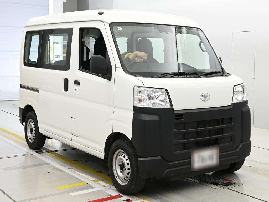 TOYOTA PIXIS VAN