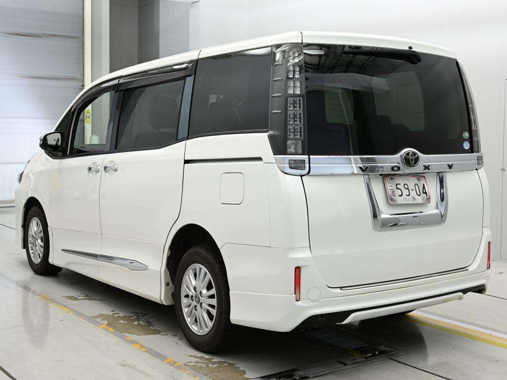 TOYOTA VOXY