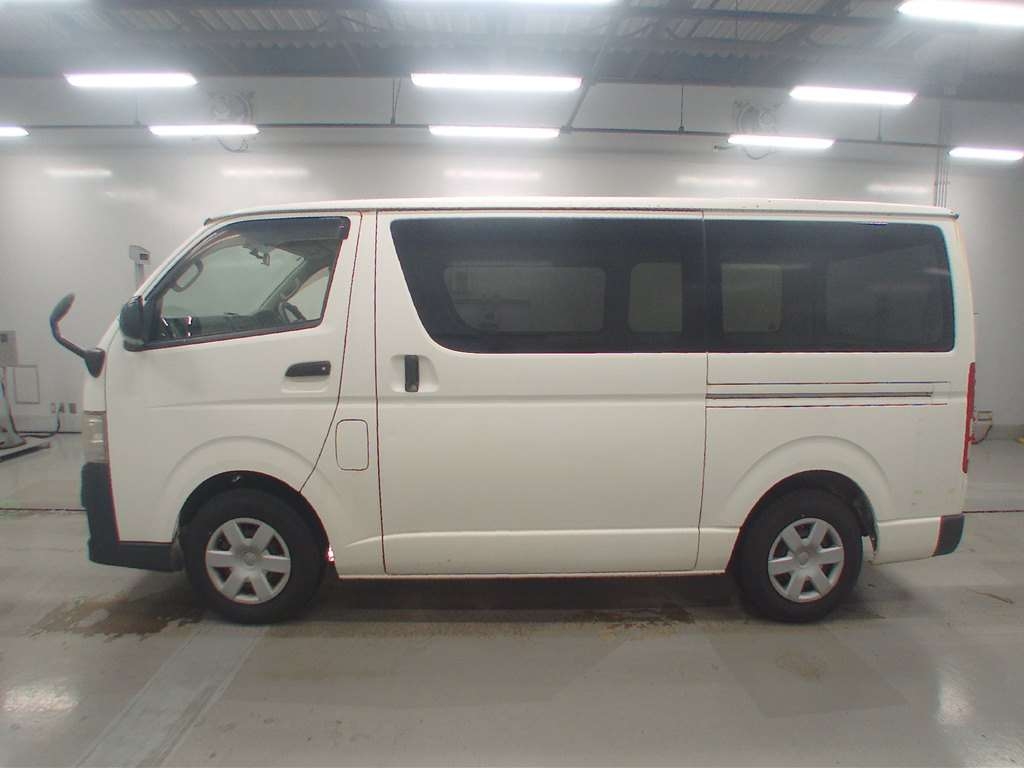 TOYOTA REGIUS ACE