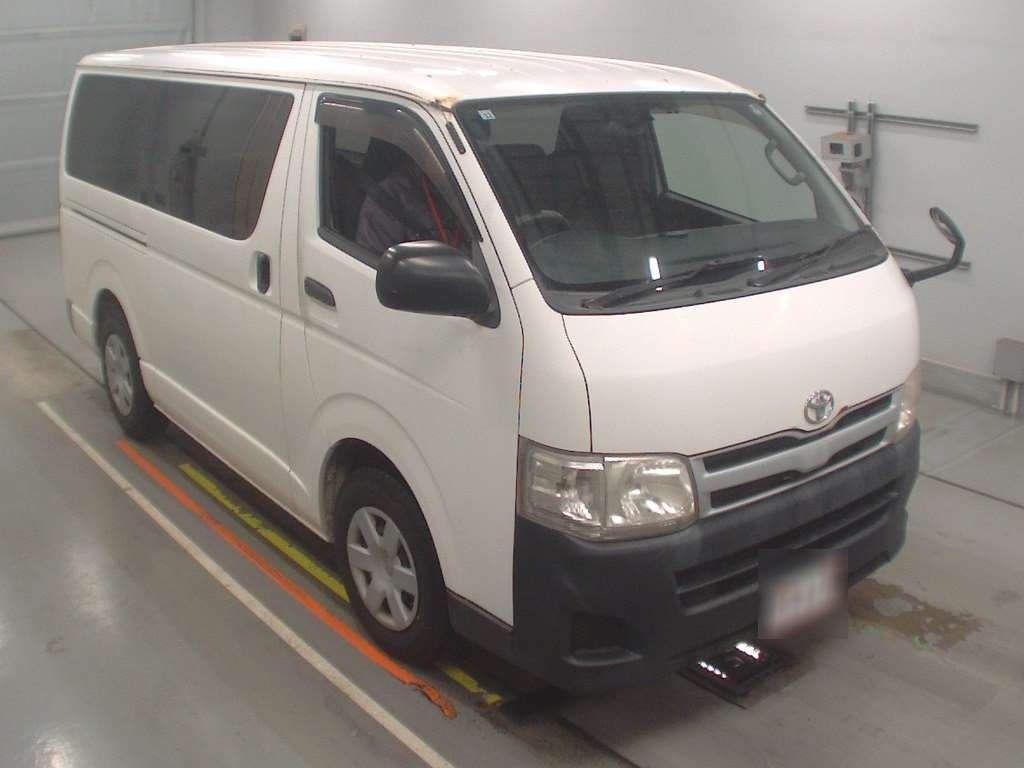 TOYOTA REGIUS ACE