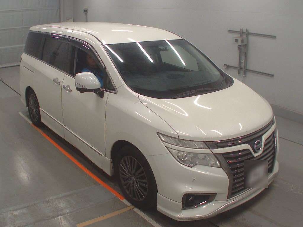 NISSAN ELGRAND
