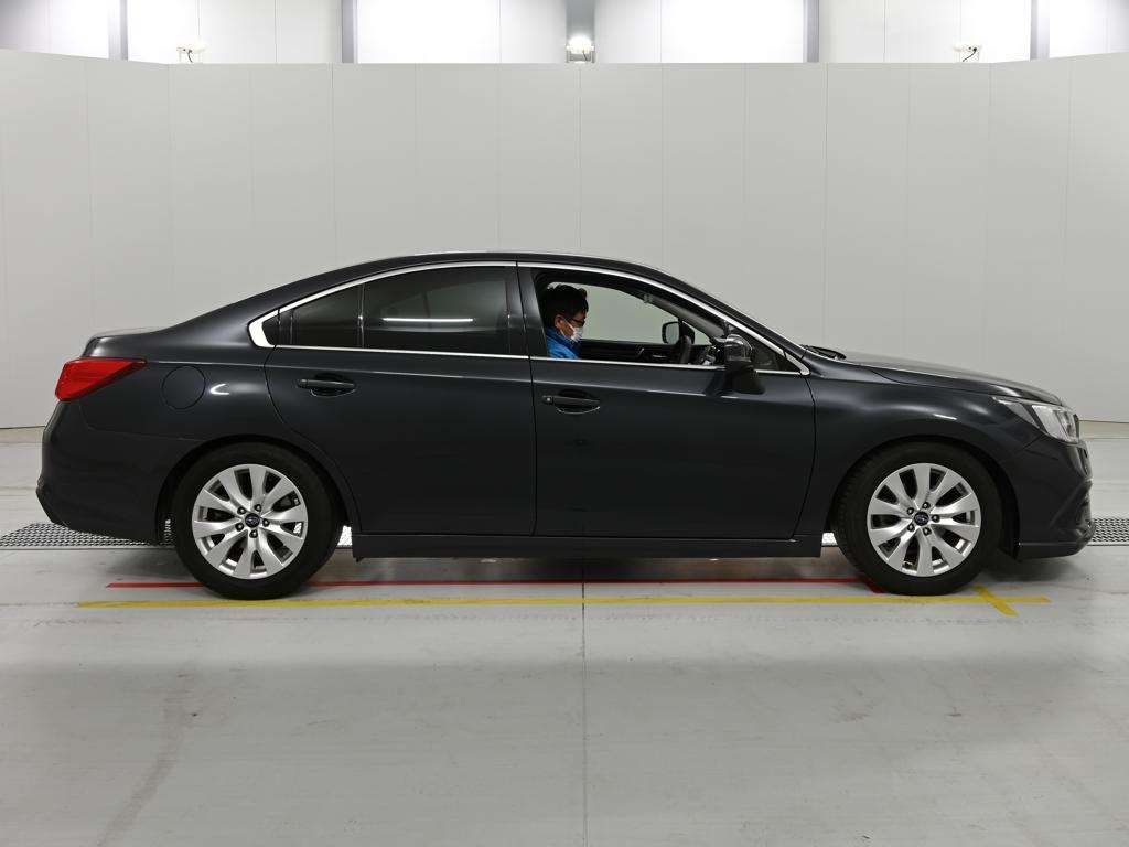 SUBARU LEGACY B4