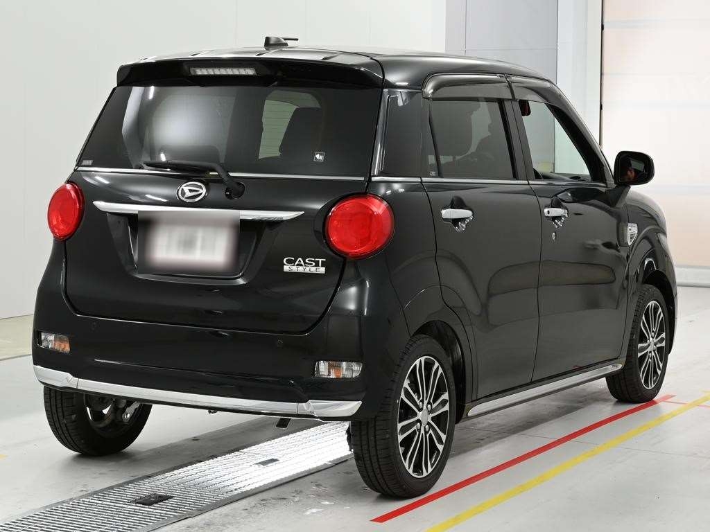 DAIHATSU CAST