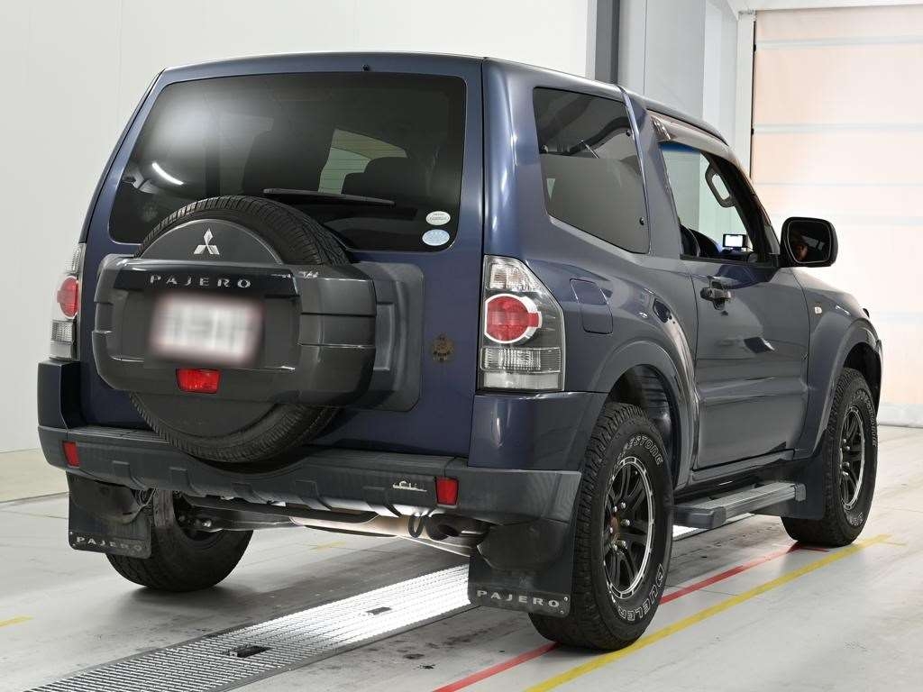 MITSUBISHI PAJERO