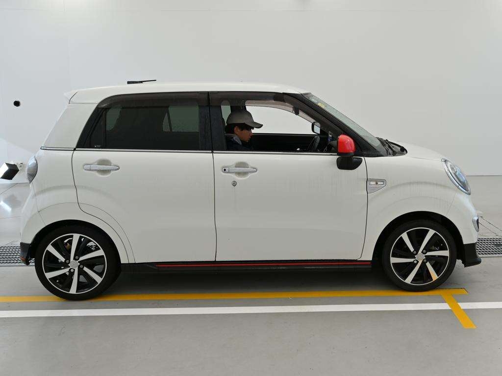DAIHATSU CAST