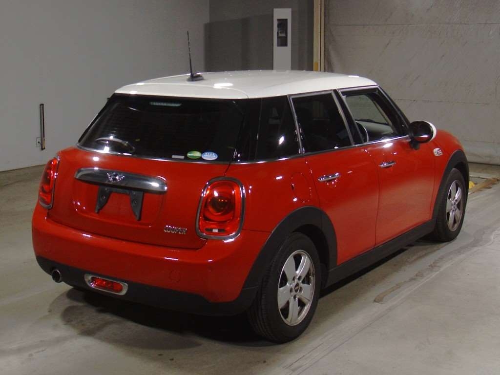 MINI HATCH
