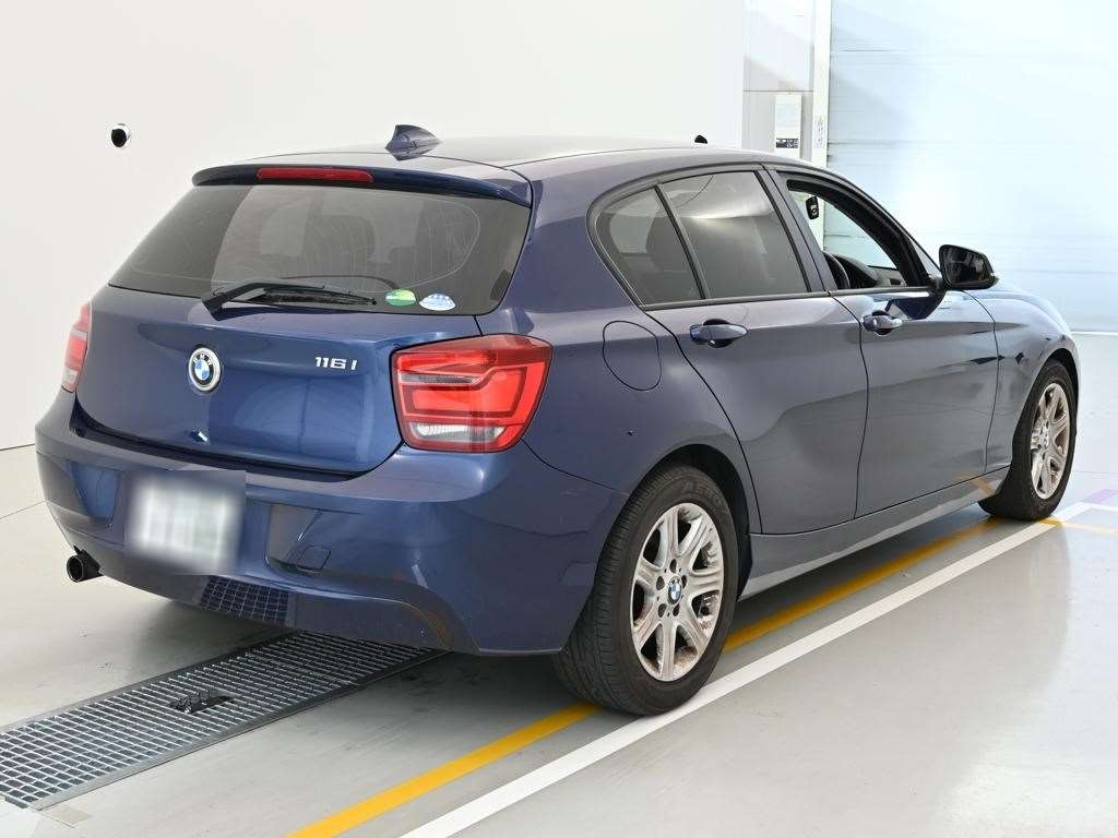 BMW 1-SERIES