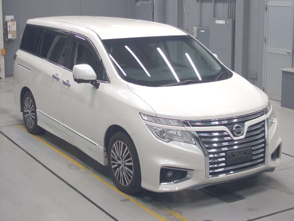 NISSAN ELGRAND