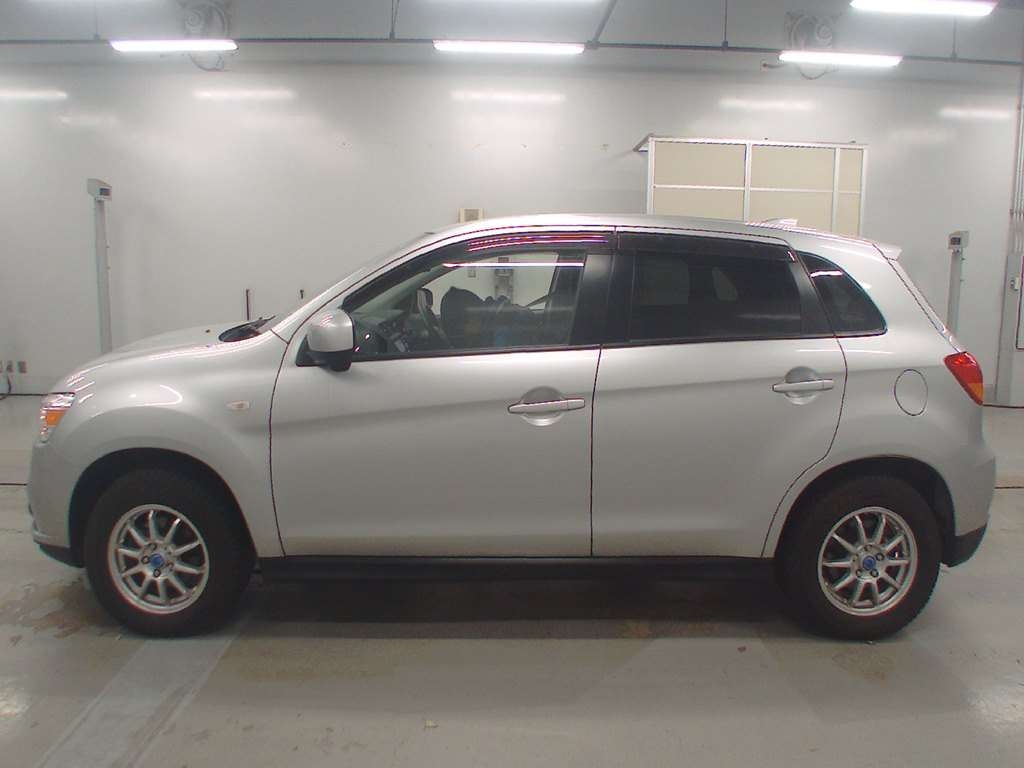 MITSUBISHI RVR