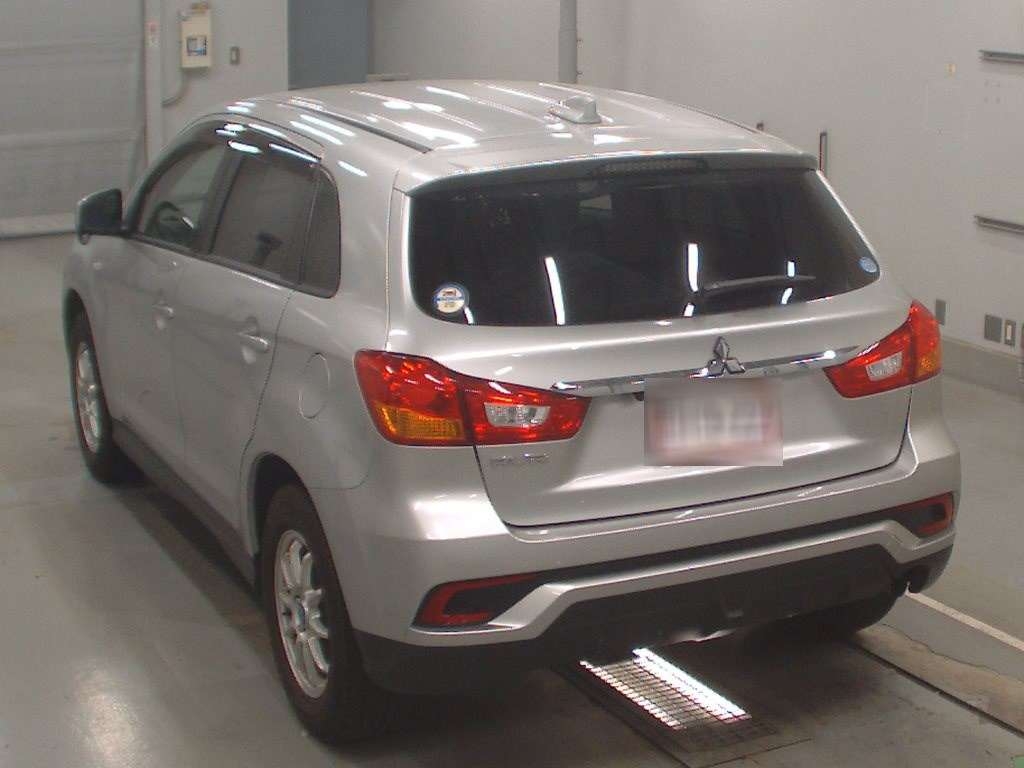 MITSUBISHI RVR