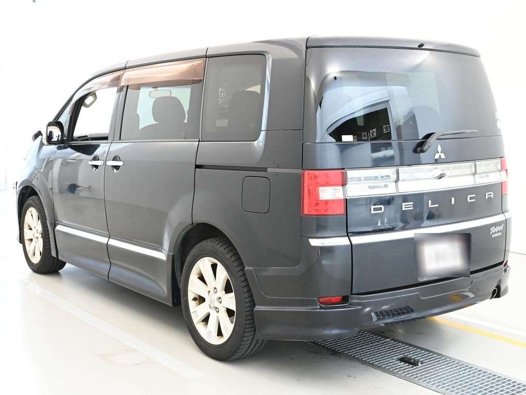 MITSUBISHI DELICA D:5