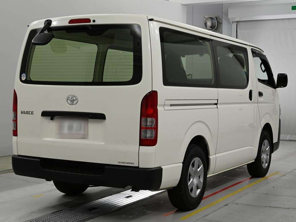 TOYOTA REGIUS ACE