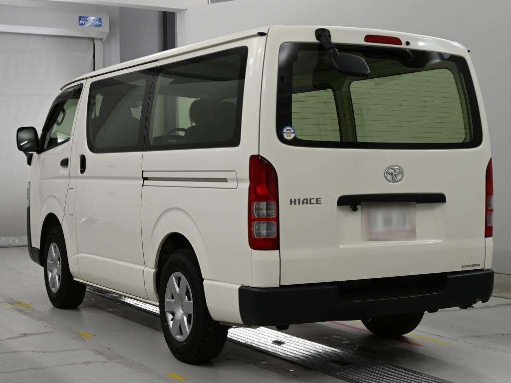 TOYOTA REGIUS ACE