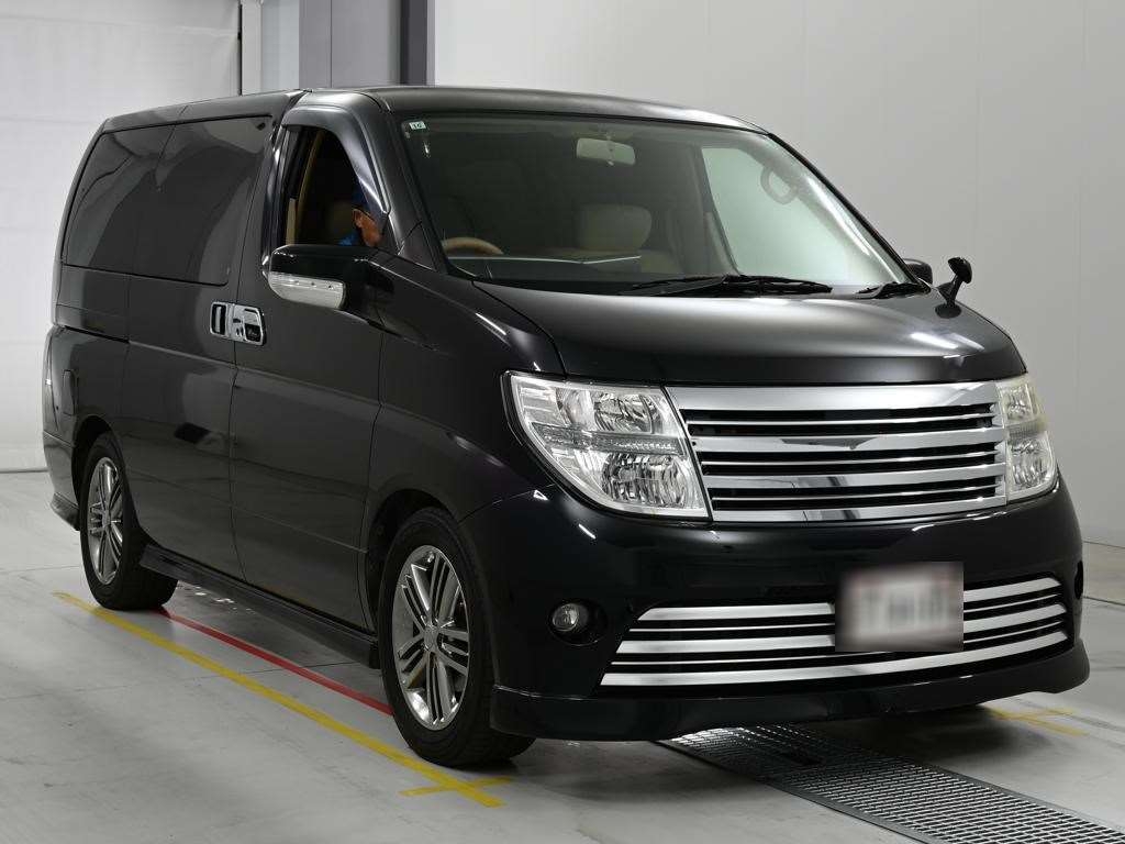 NISSAN ELGRAND