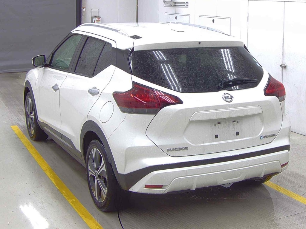 NISSAN KICKS