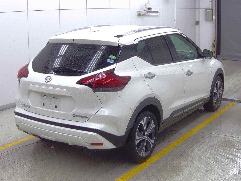 NISSAN KICKS