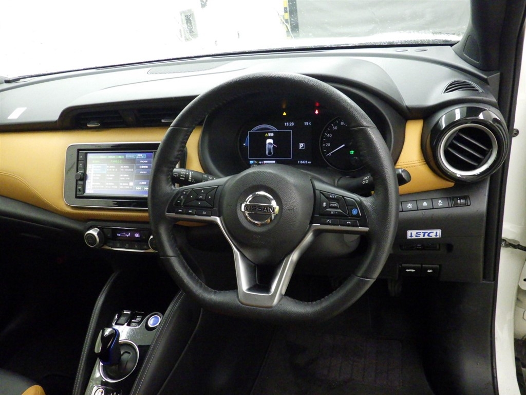 NISSAN KICKS