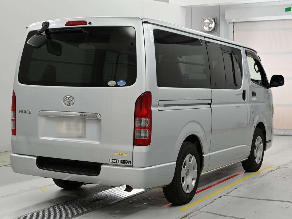 TOYOTA REGIUS ACE