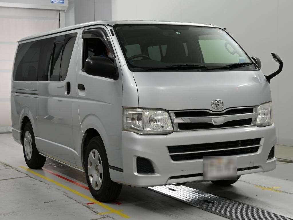 TOYOTA REGIUS ACE