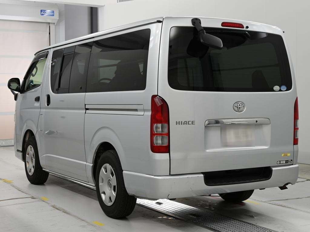 TOYOTA REGIUS ACE