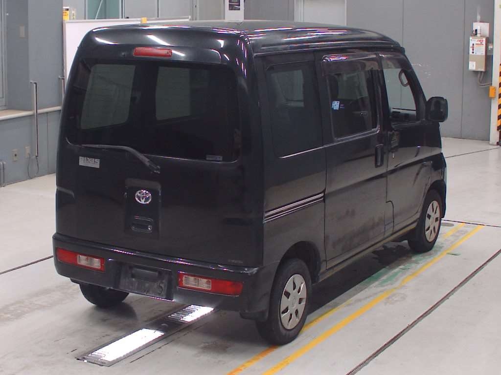 TOYOTA PIXIS VAN