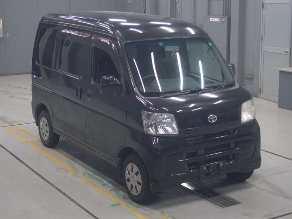 TOYOTA PIXIS VAN