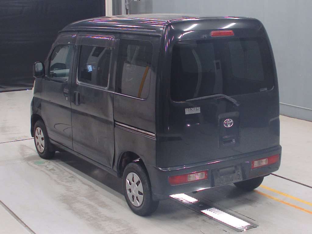 TOYOTA PIXIS VAN
