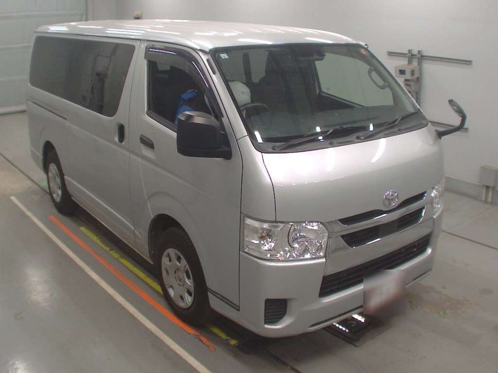 TOYOTA REGIUS ACE