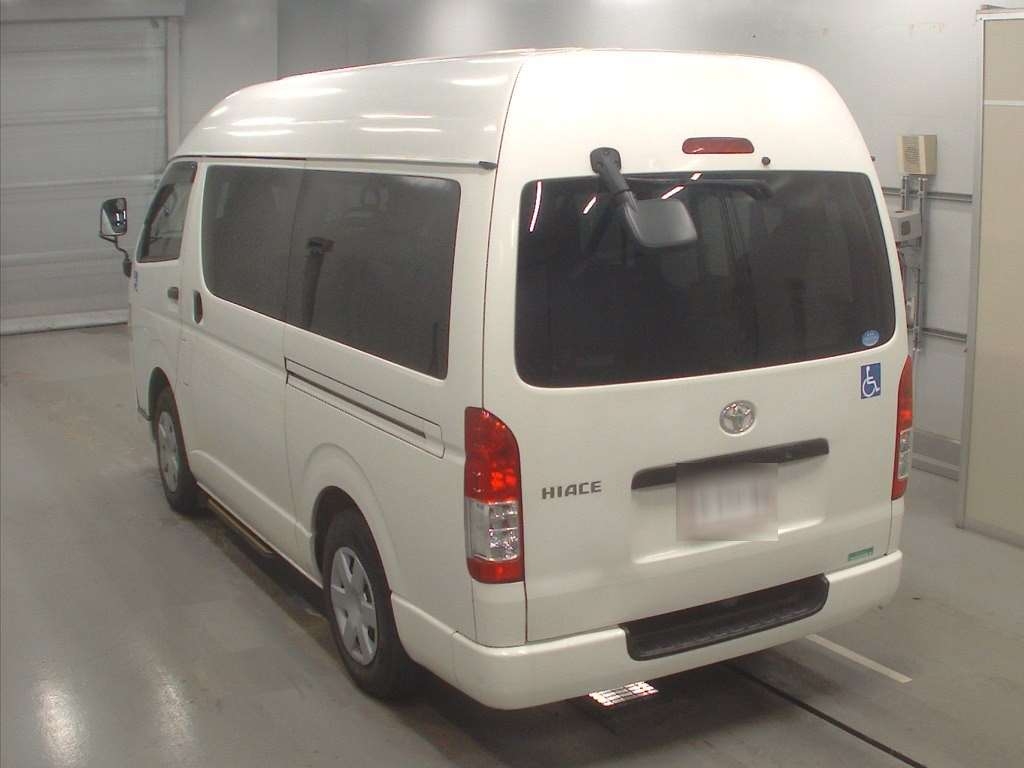 TOYOTA REGIUS ACE