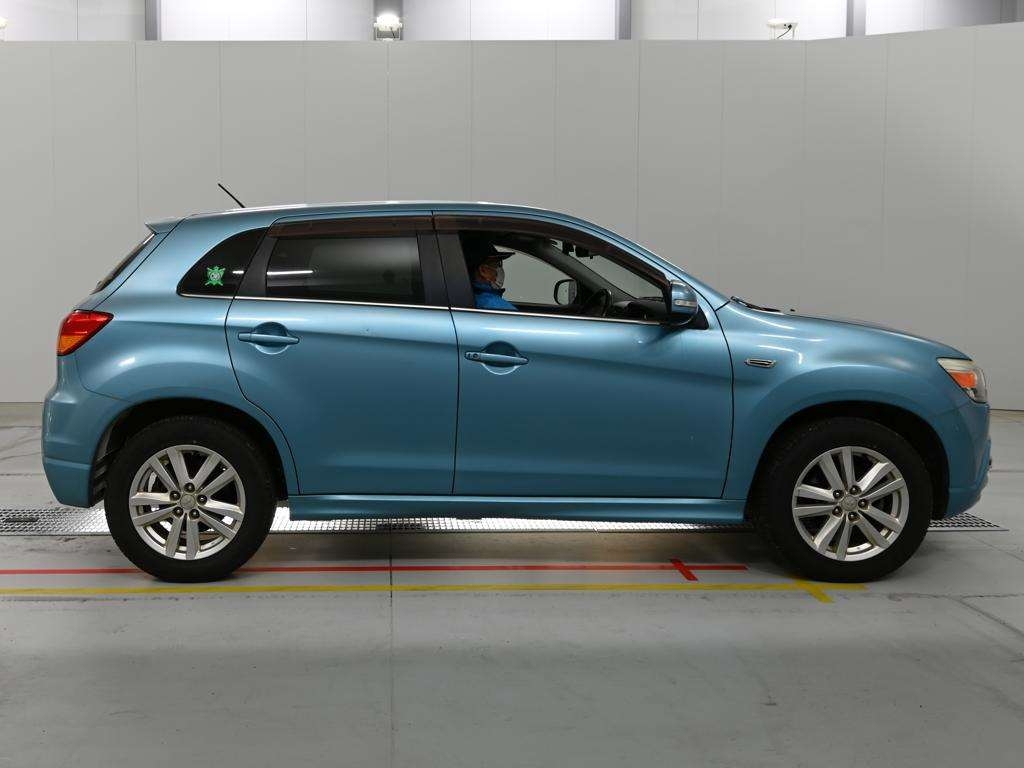 MITSUBISHI RVR