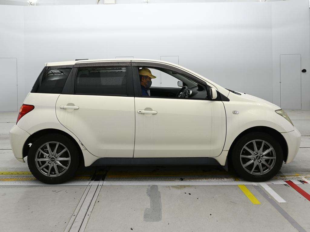 TOYOTA IST