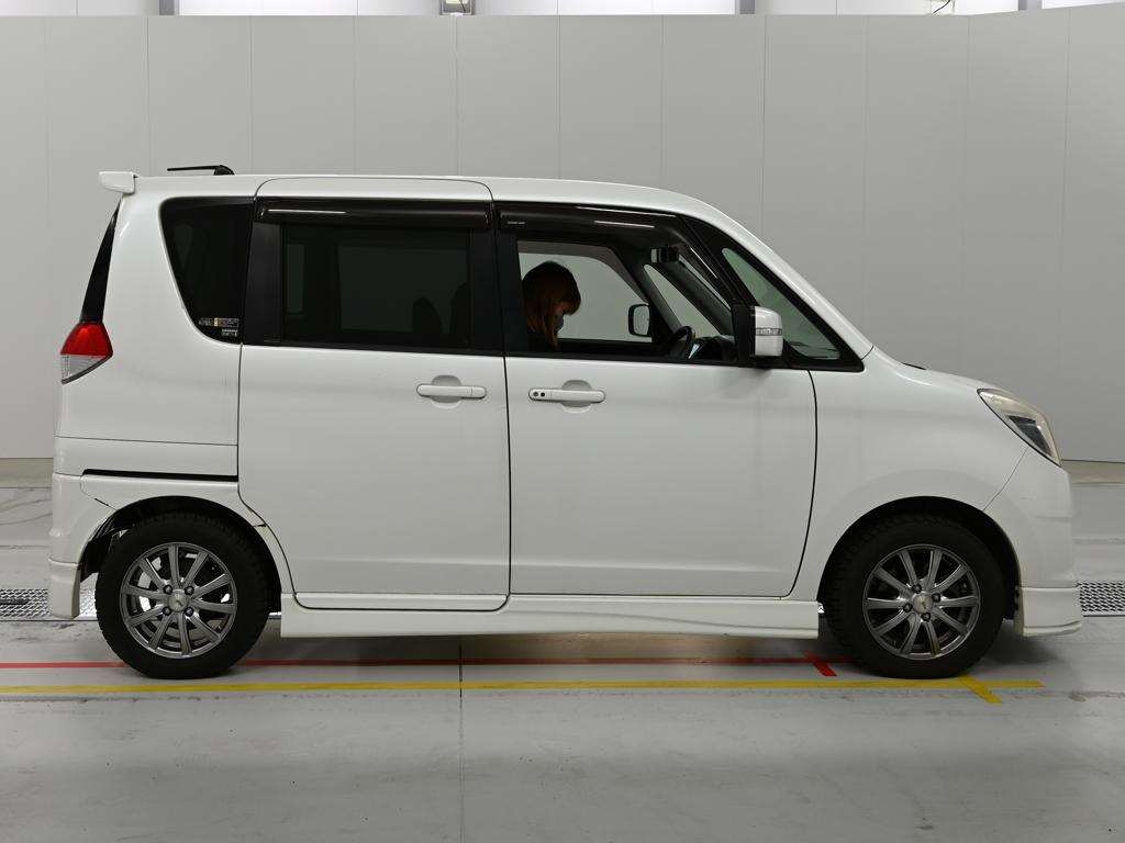 MITSUBISHI DELICA D:2
