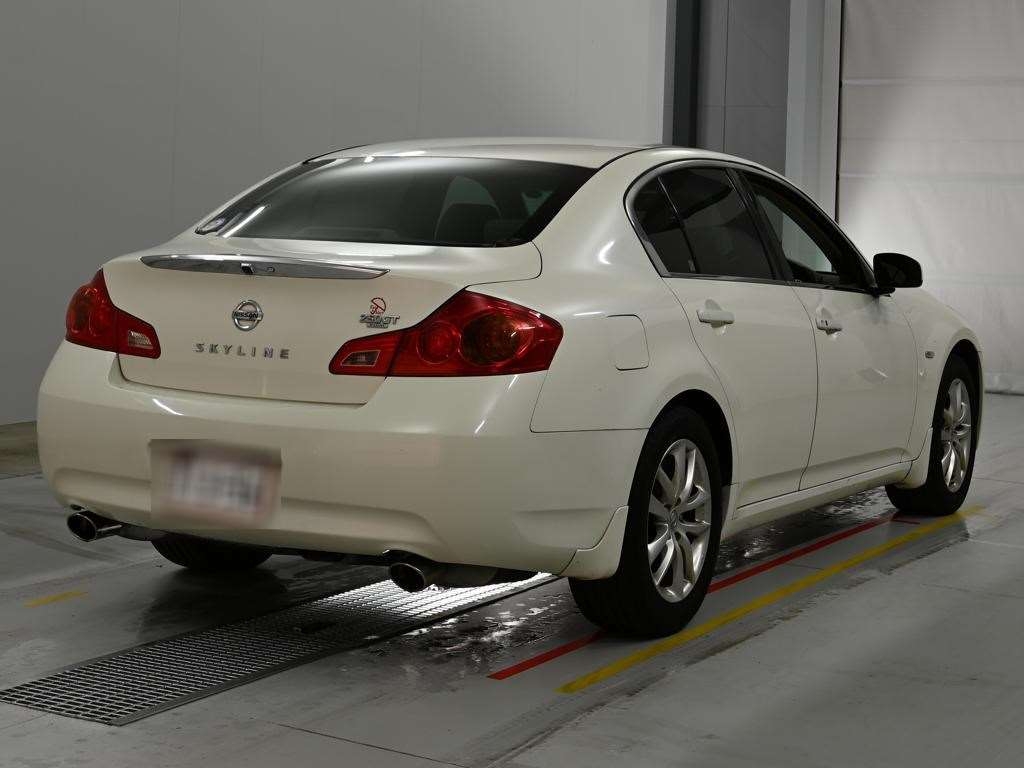 NISSAN SKYLINE
