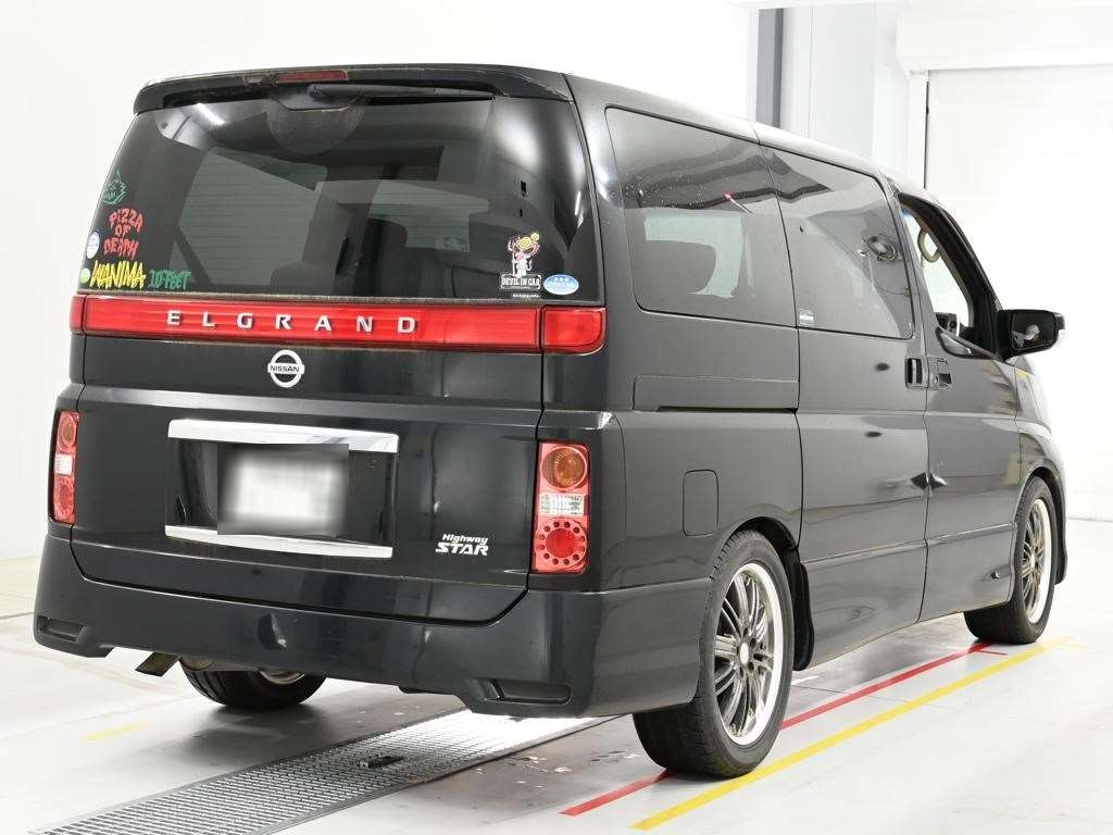 NISSAN ELGRAND