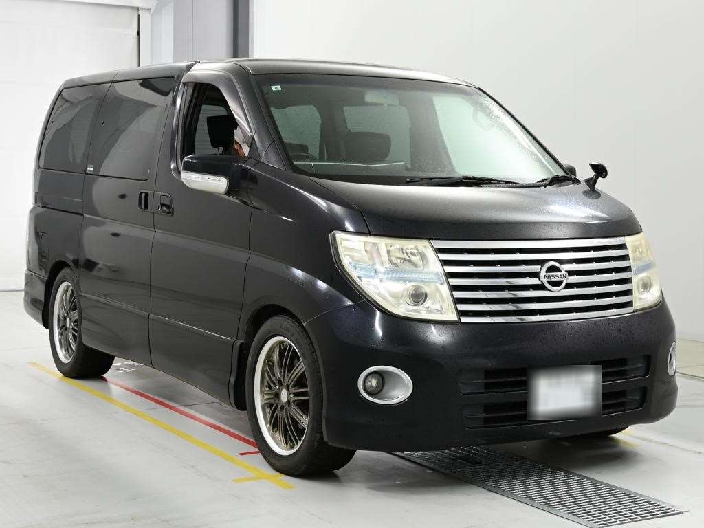 NISSAN ELGRAND