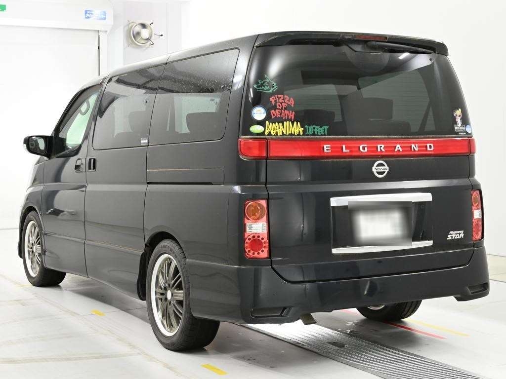 NISSAN ELGRAND