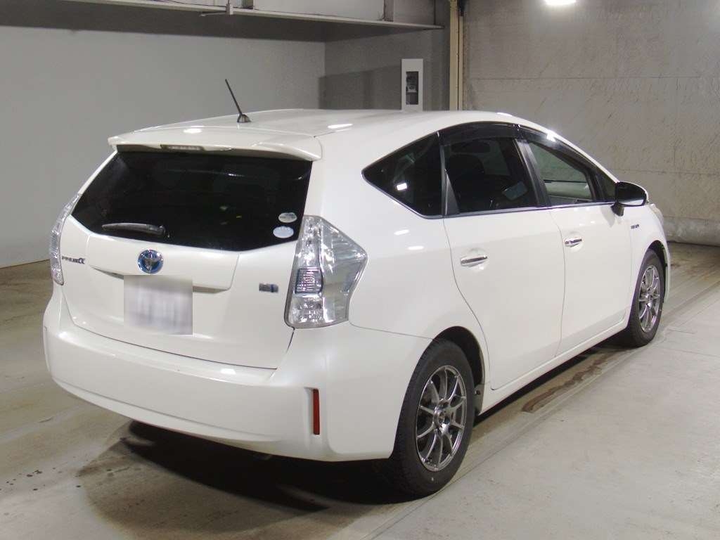 TOYOTA PRIUS ALPHA