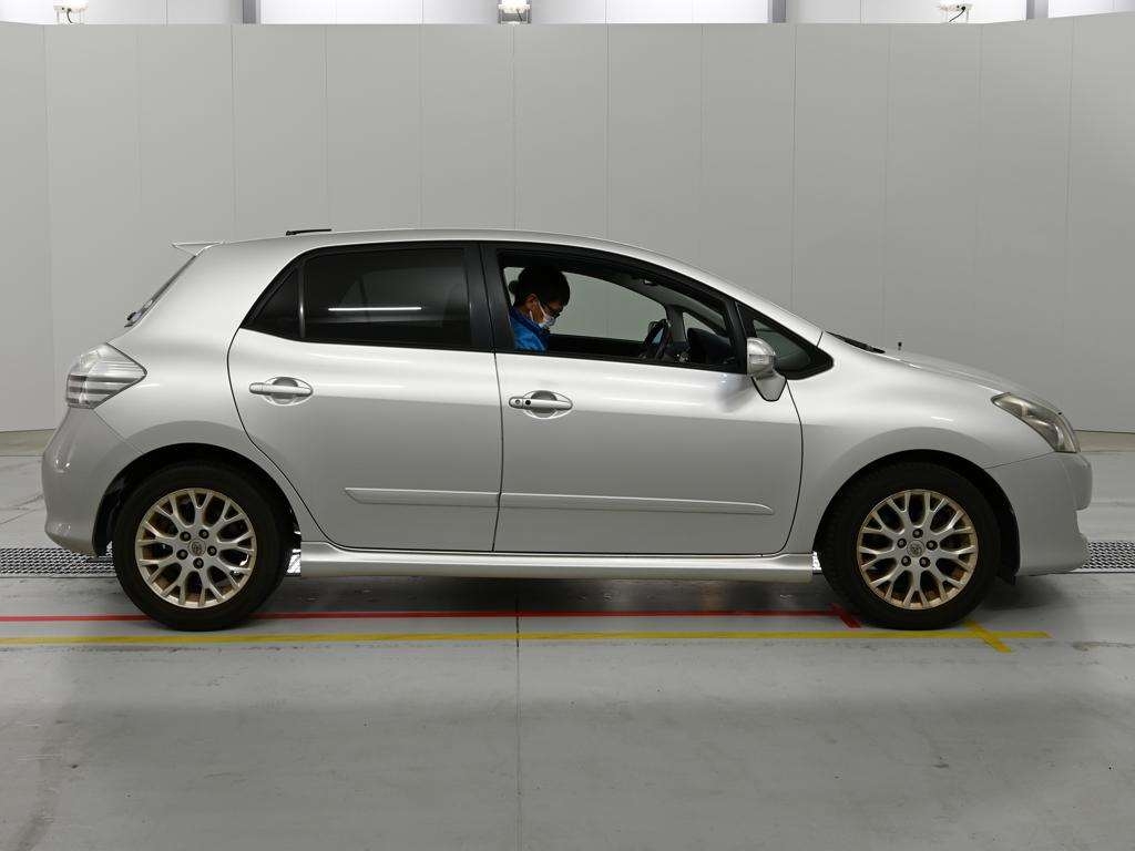 TOYOTA BLADE