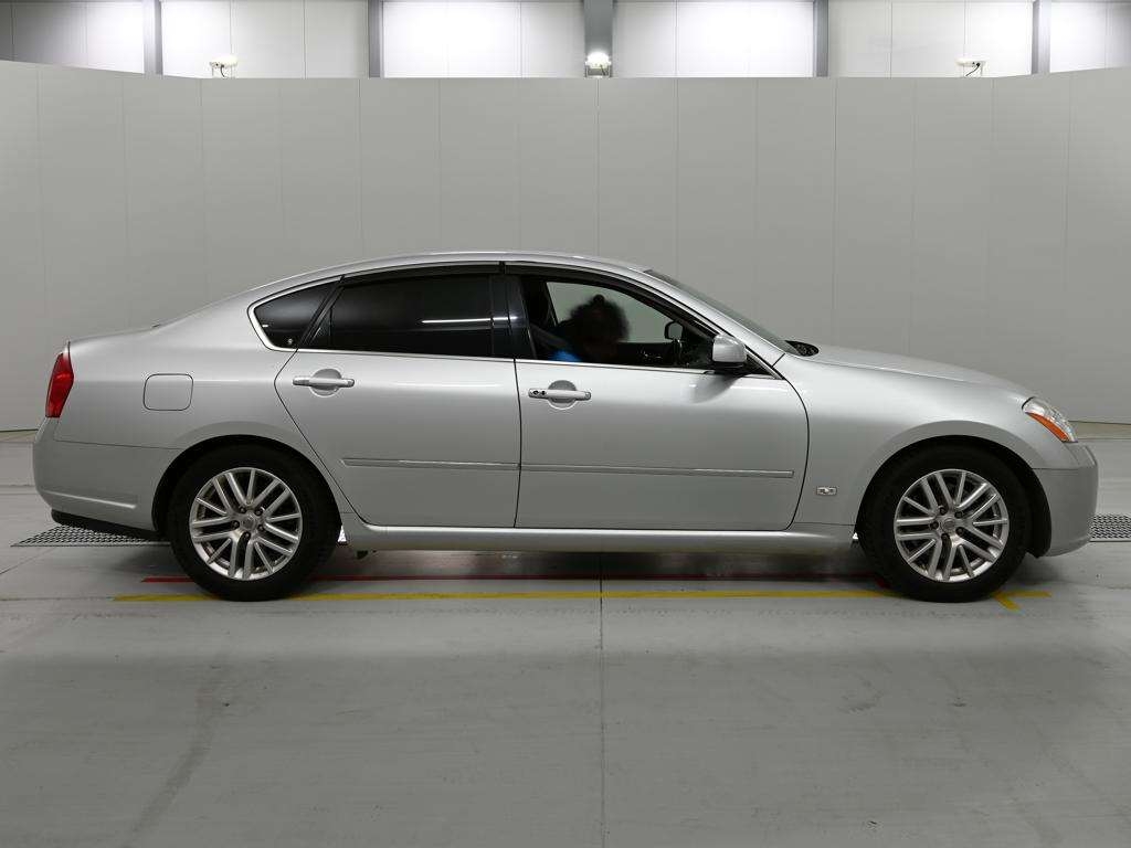 NISSAN FUGA