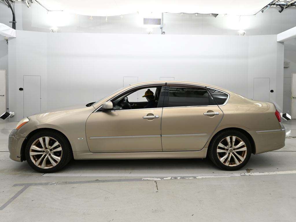 NISSAN FUGA