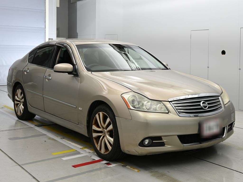 NISSAN FUGA
