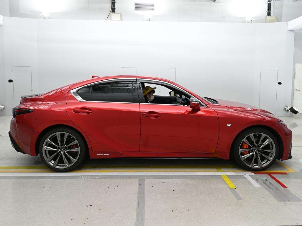 LEXUS IS300H