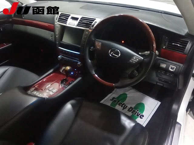 LEXUS LS460
