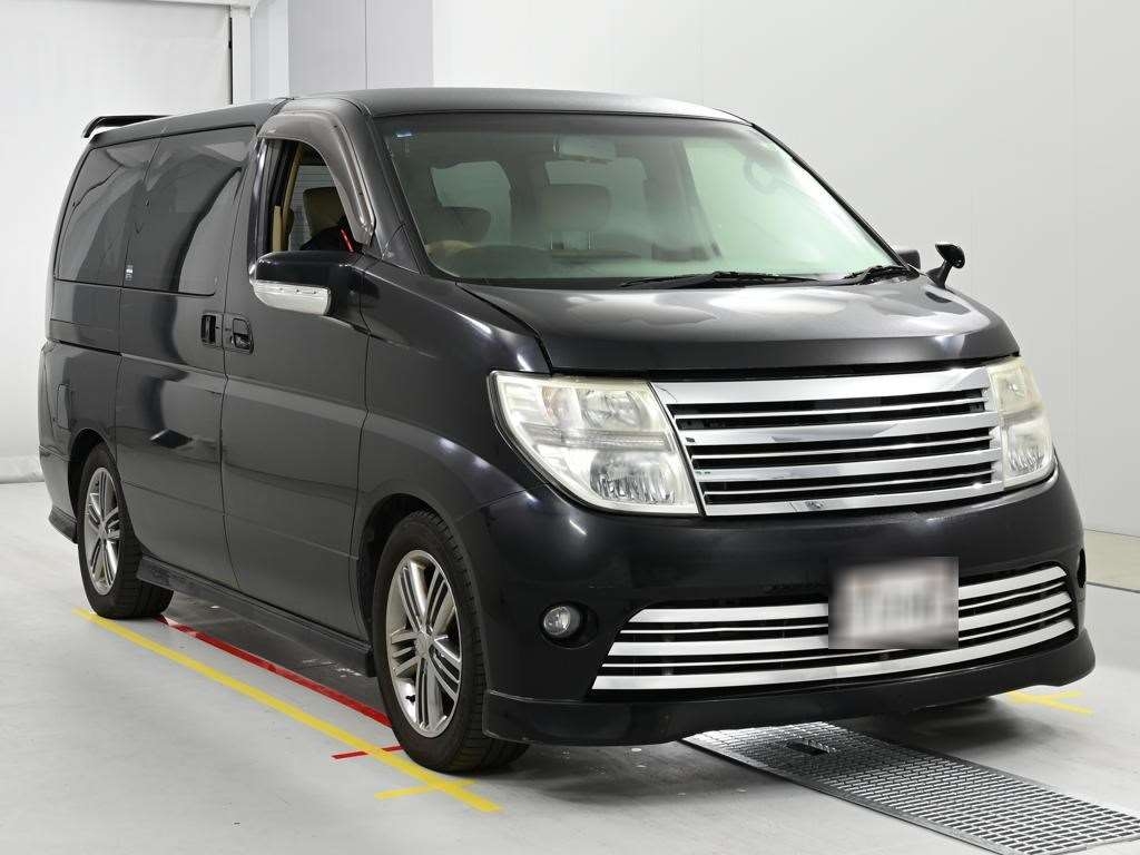 NISSAN ELGRAND