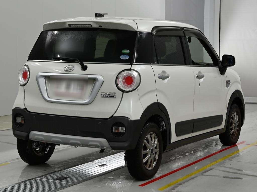 DAIHATSU CAST