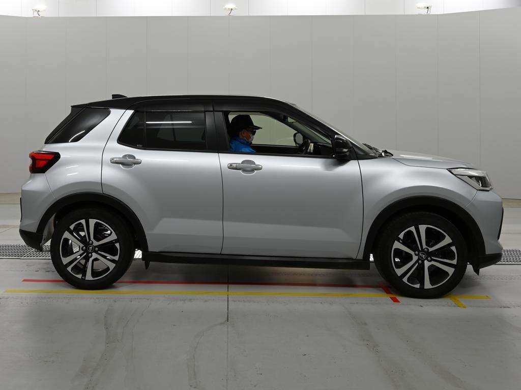DAIHATSU ROCKY