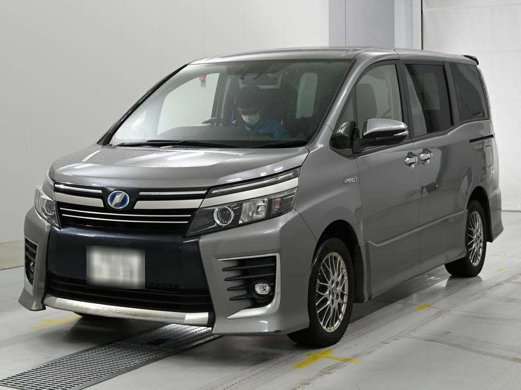 TOYOTA VOXY